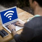 Optimiser la couverture WiFi chez soi : solutions efficaces